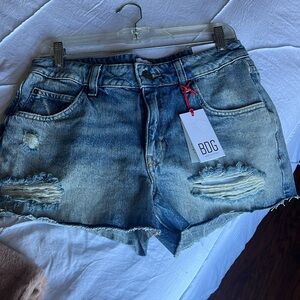 *NWT* Urban Outfitters Harri Low Rise Boyfriend denim shorts